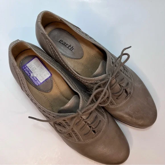 Earth Women's Taupe Tan Oxford Lace-Up Heeled Shoes - leather Size 9.5 - Picture 2 of 6